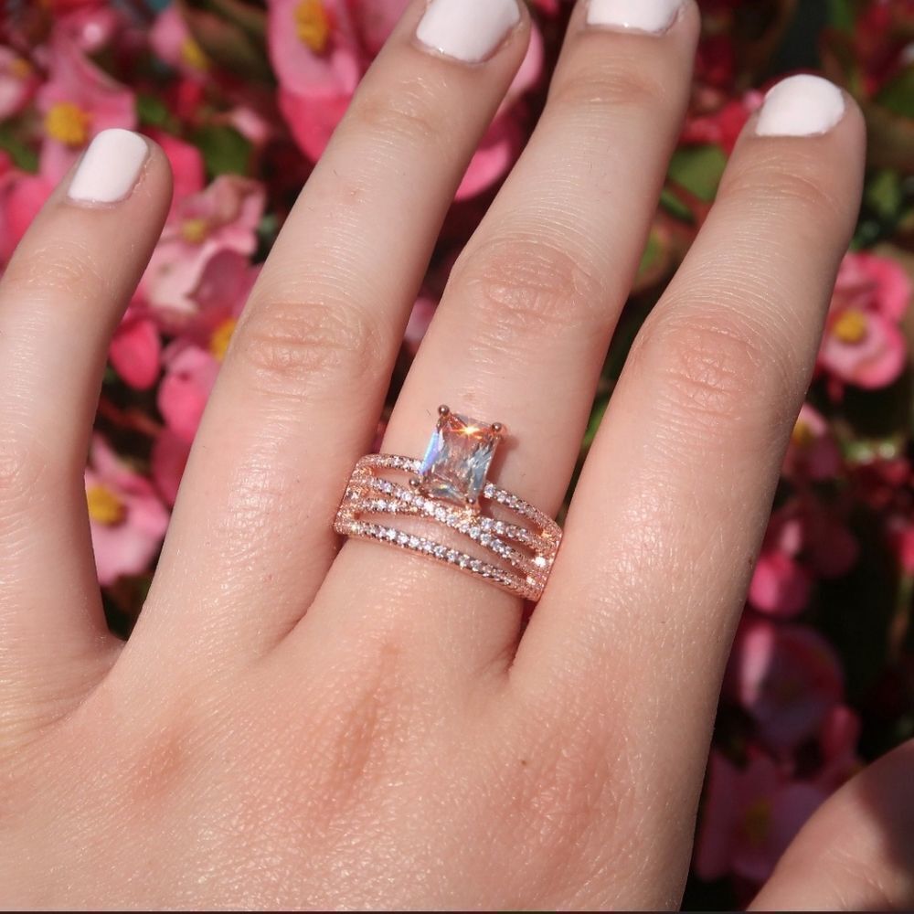 Stunning rose gold and cubic zirconia ring size 8, new without tags! Comes w/box - Picture 7 of 9